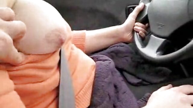A ragadozó Jirina nagyi sztetoszkóppal dörömböli a szexvideo videa köcsögét