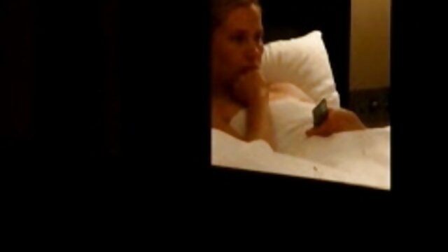 Szexfüggő srác baszik a karcsú csaj ingyen sex filmek rossz helyzetben